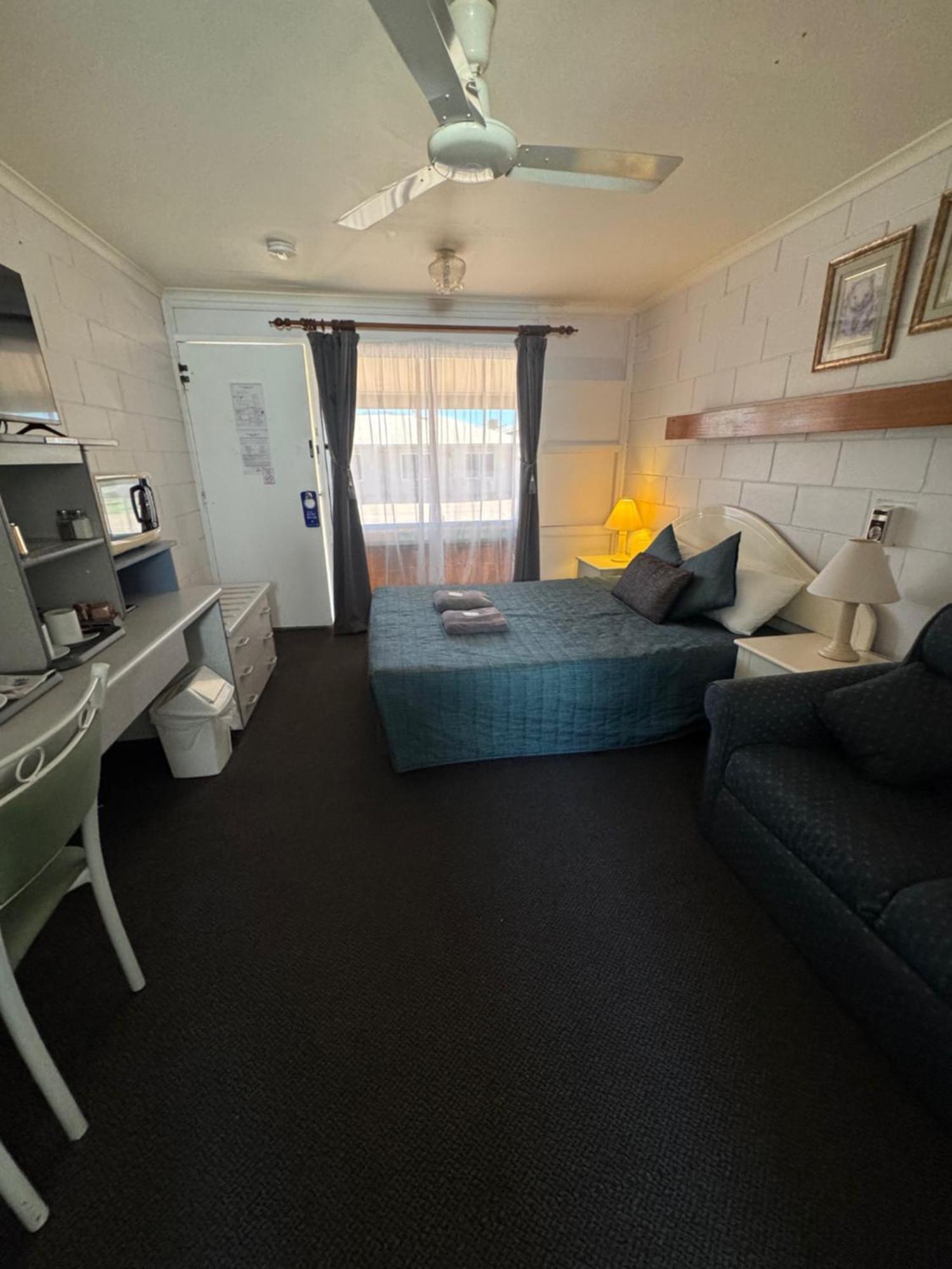 Warrego Motel Charleville Ngoại thất bức ảnh