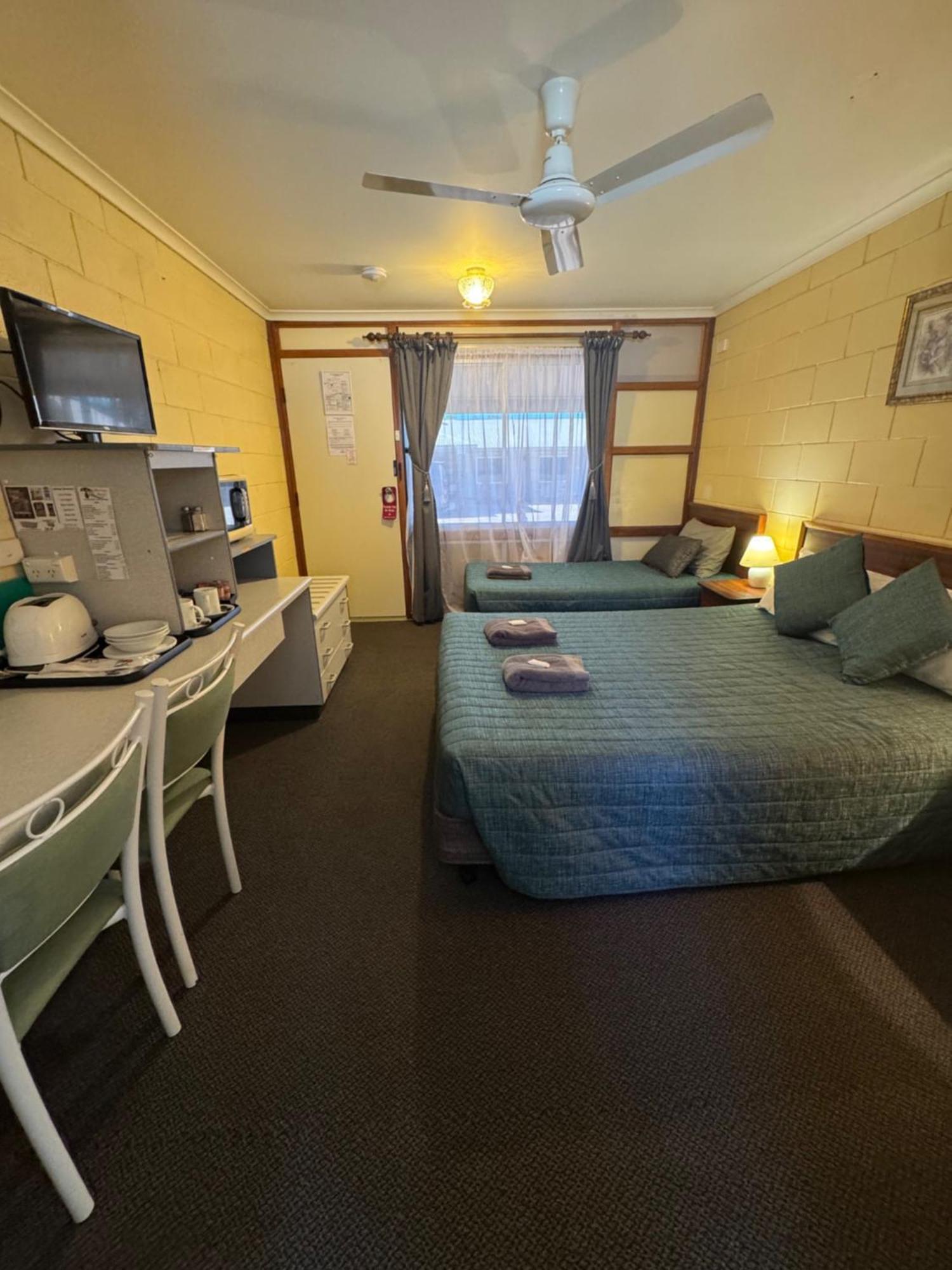 Warrego Motel Charleville Ngoại thất bức ảnh