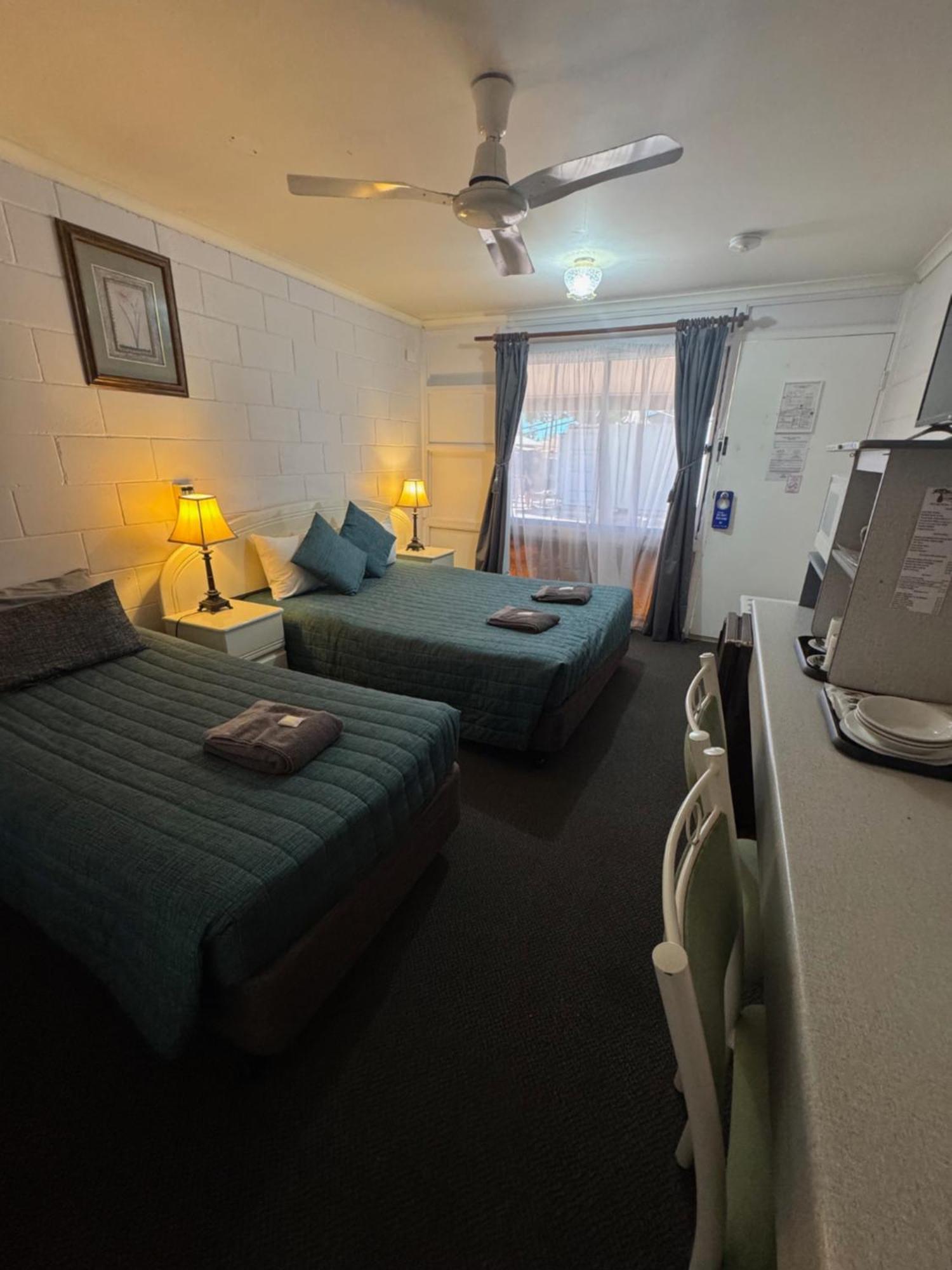 Warrego Motel Charleville Ngoại thất bức ảnh